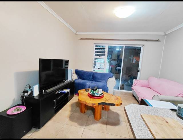 2 BEDROOM TOWNHOUSE TO LET IN BRIDGEMEADE